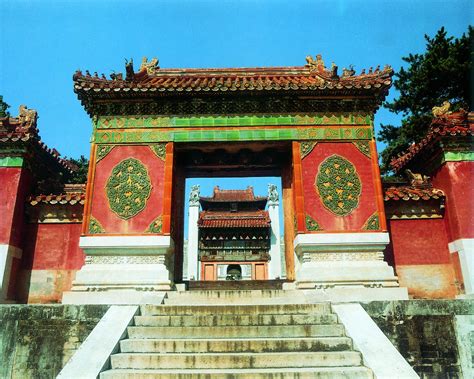  Das Qing Dynasty Mausoleum - Ein Fenster in die Vergangenheit der chinesischen Kaiserzeit!